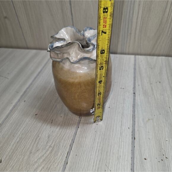 Vtg Hand Turned Studio Art Ruffle Top 7" Handmade Flower Vase Artist Signature - Picture 6 of 6
